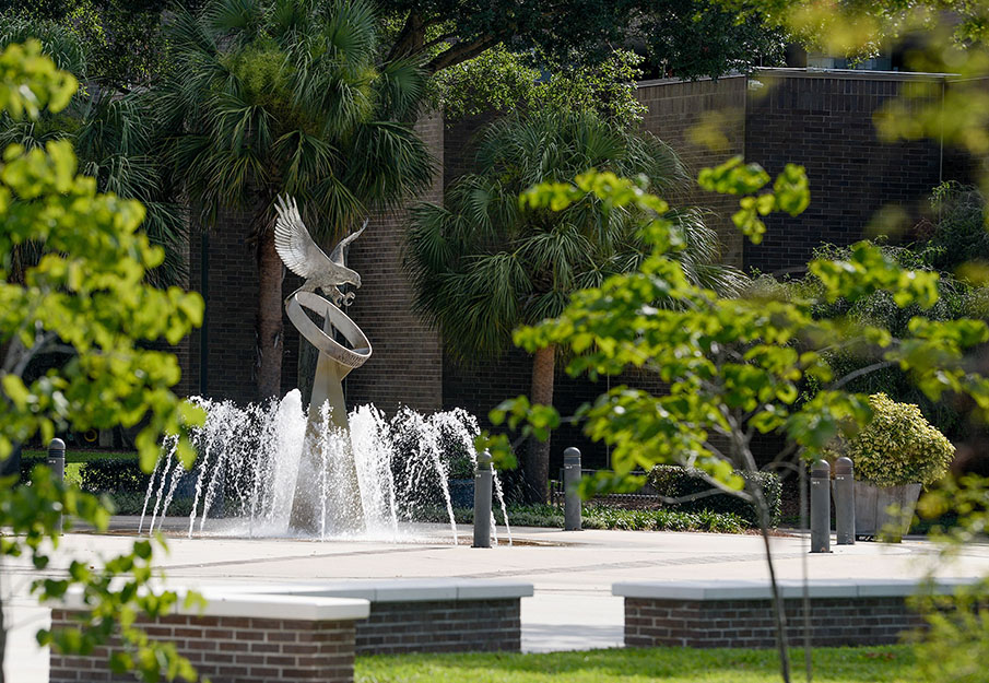 Osprey Fountain on UNF campus