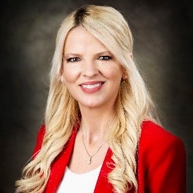 headshot of Julia Pratt
