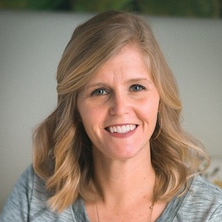 Jen Ross headshot