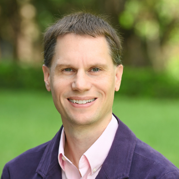 Headshot of Dr. Daniel Dinsmore