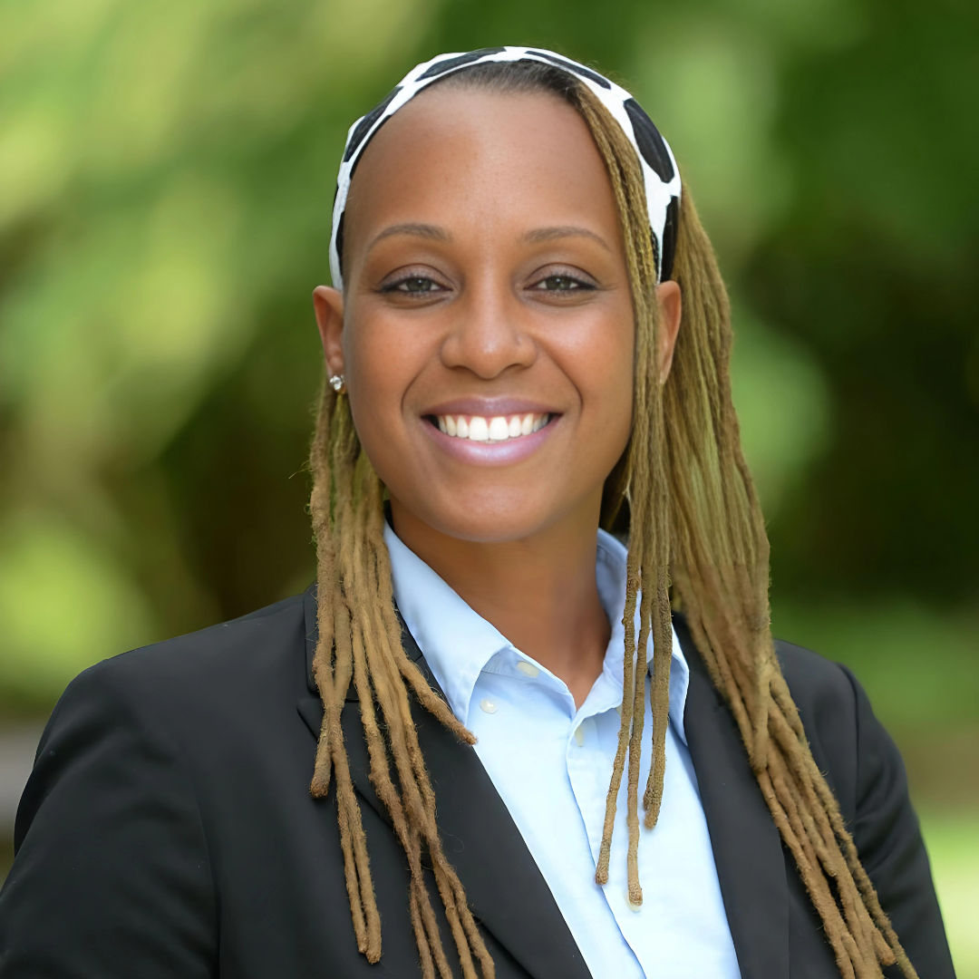 headshot of angel mays