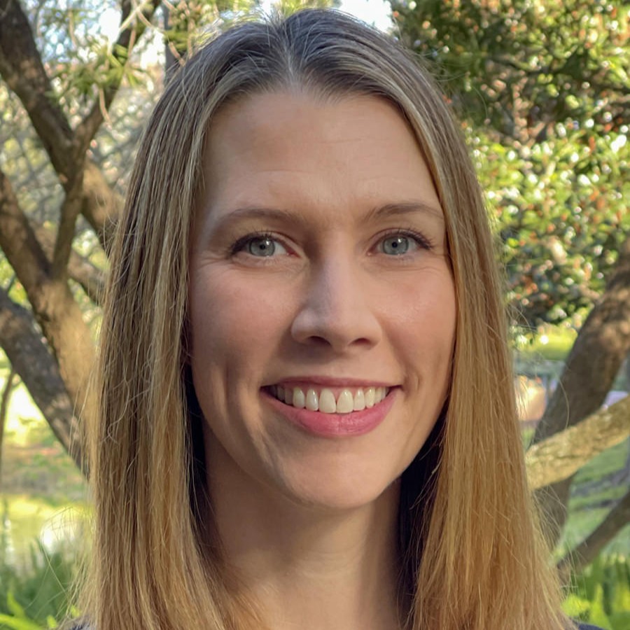 Headshot of Amber Barnes