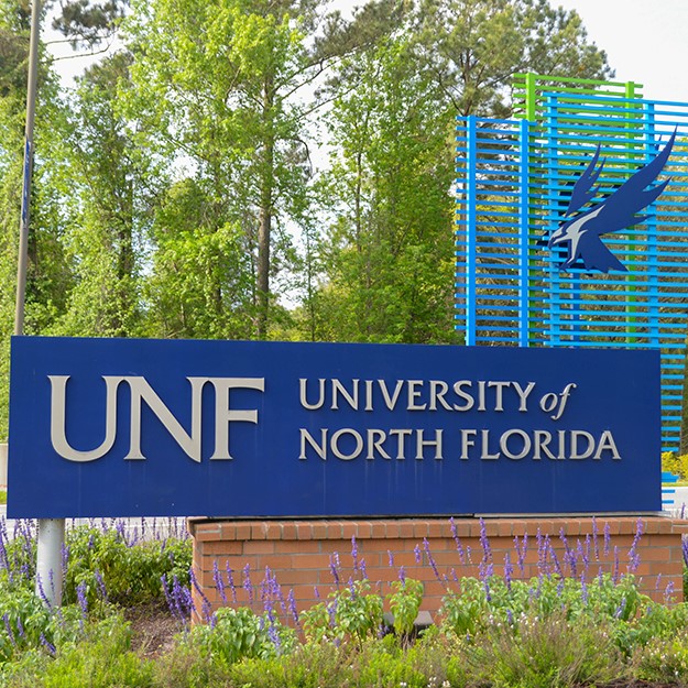 university of north florida entrance sign