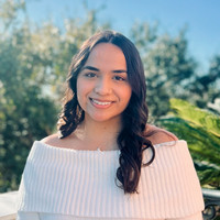 Hannah Lovett Headshot