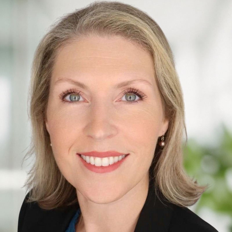 Lisa Jacquet Headshot