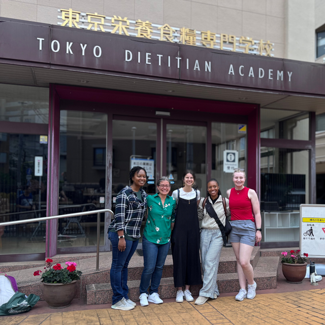 Students outside Tokyo Dietitian Academy building