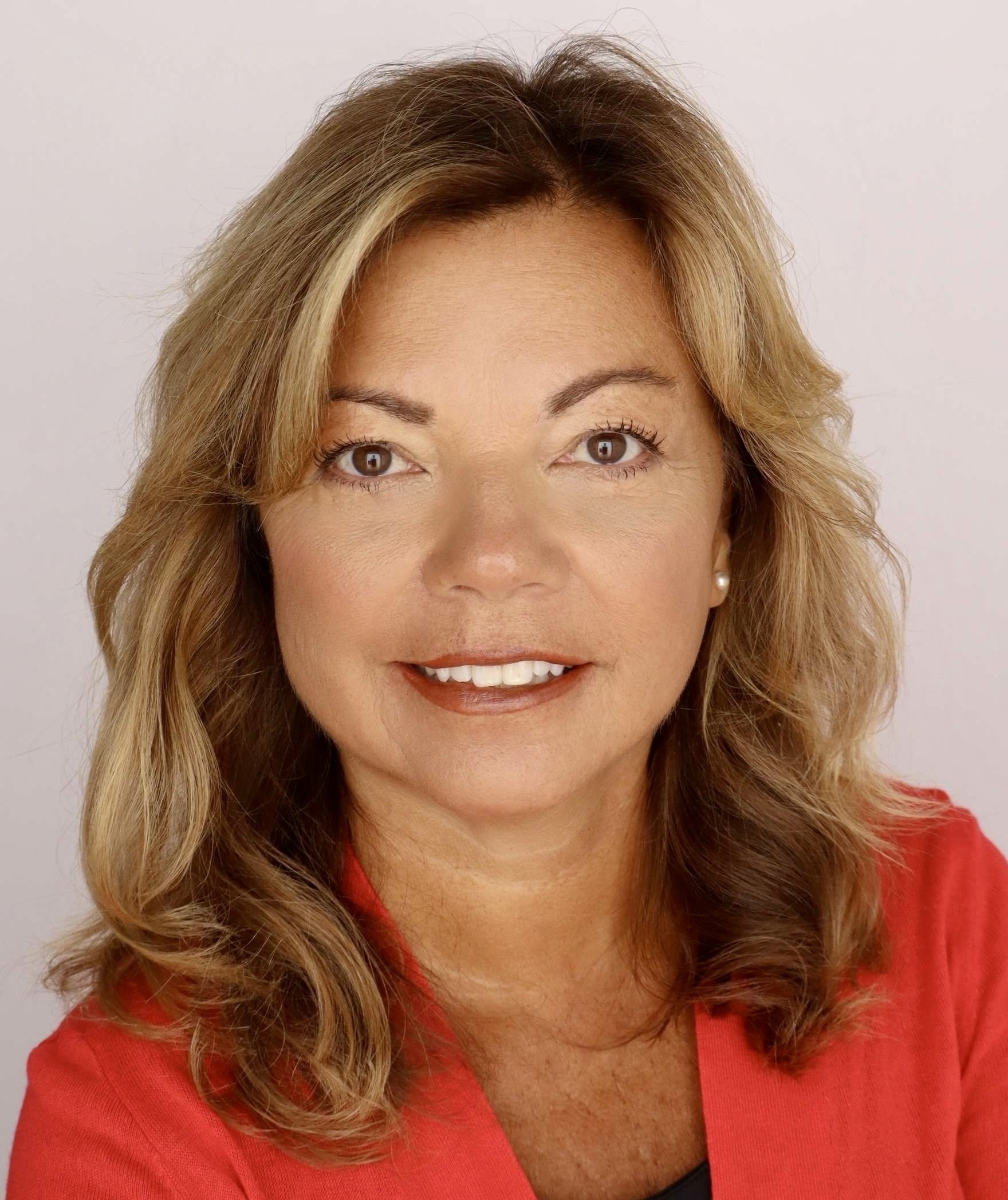Head shot of Dr. Debra Hoffman