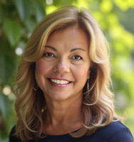 Head shot of Dr. Debra Hoffman