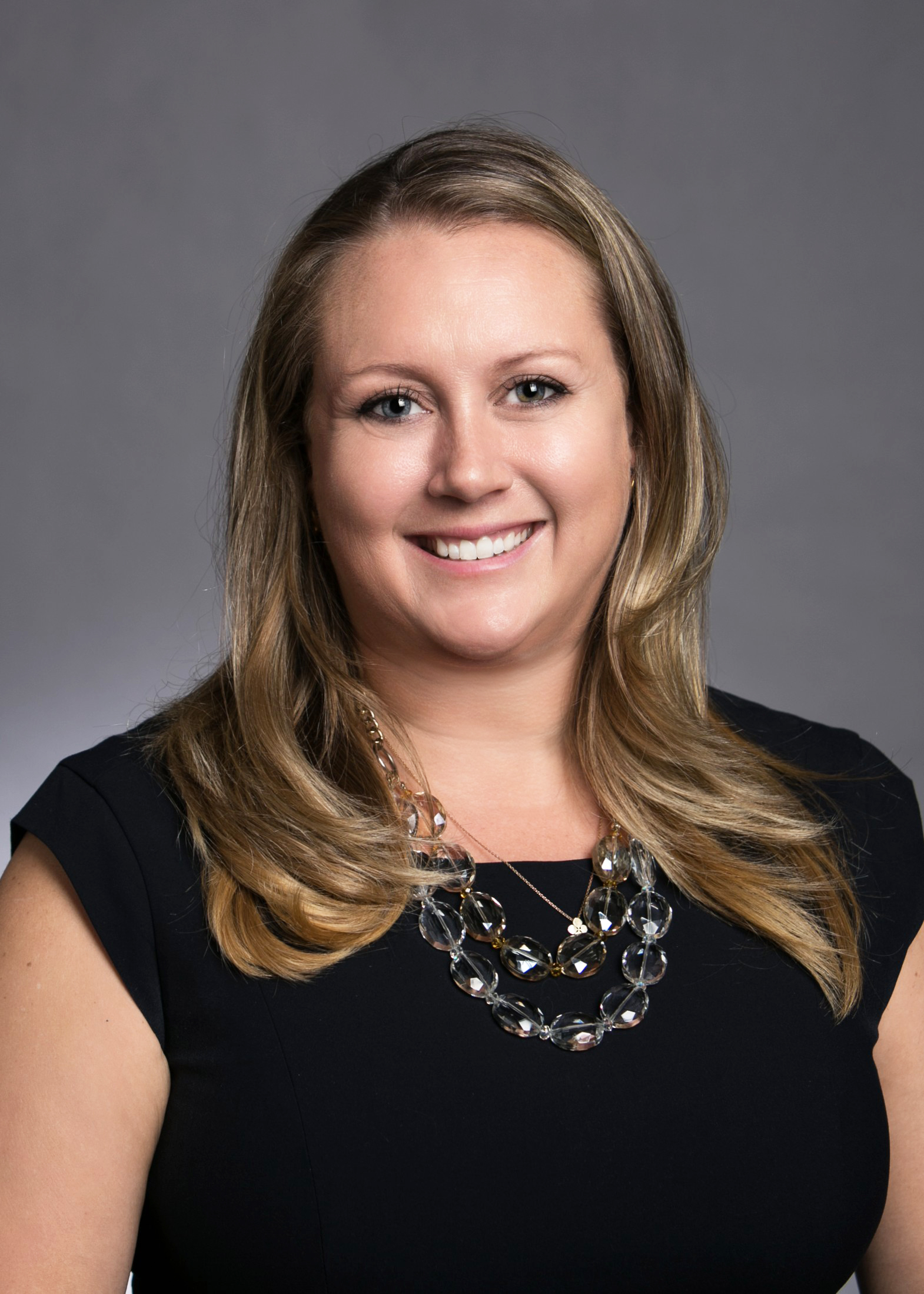 Emily Roth headshot