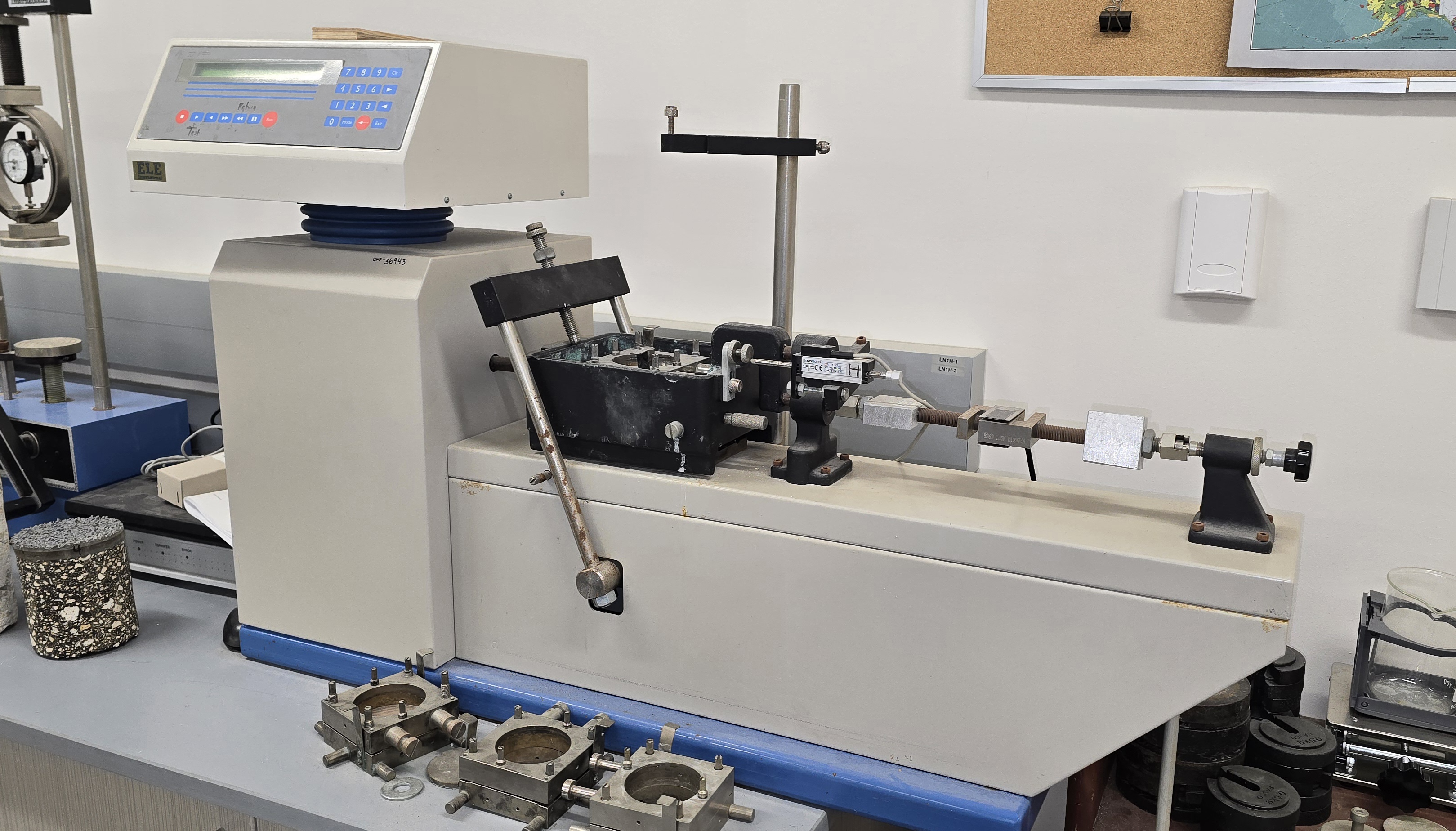 ELE soil testing load frame