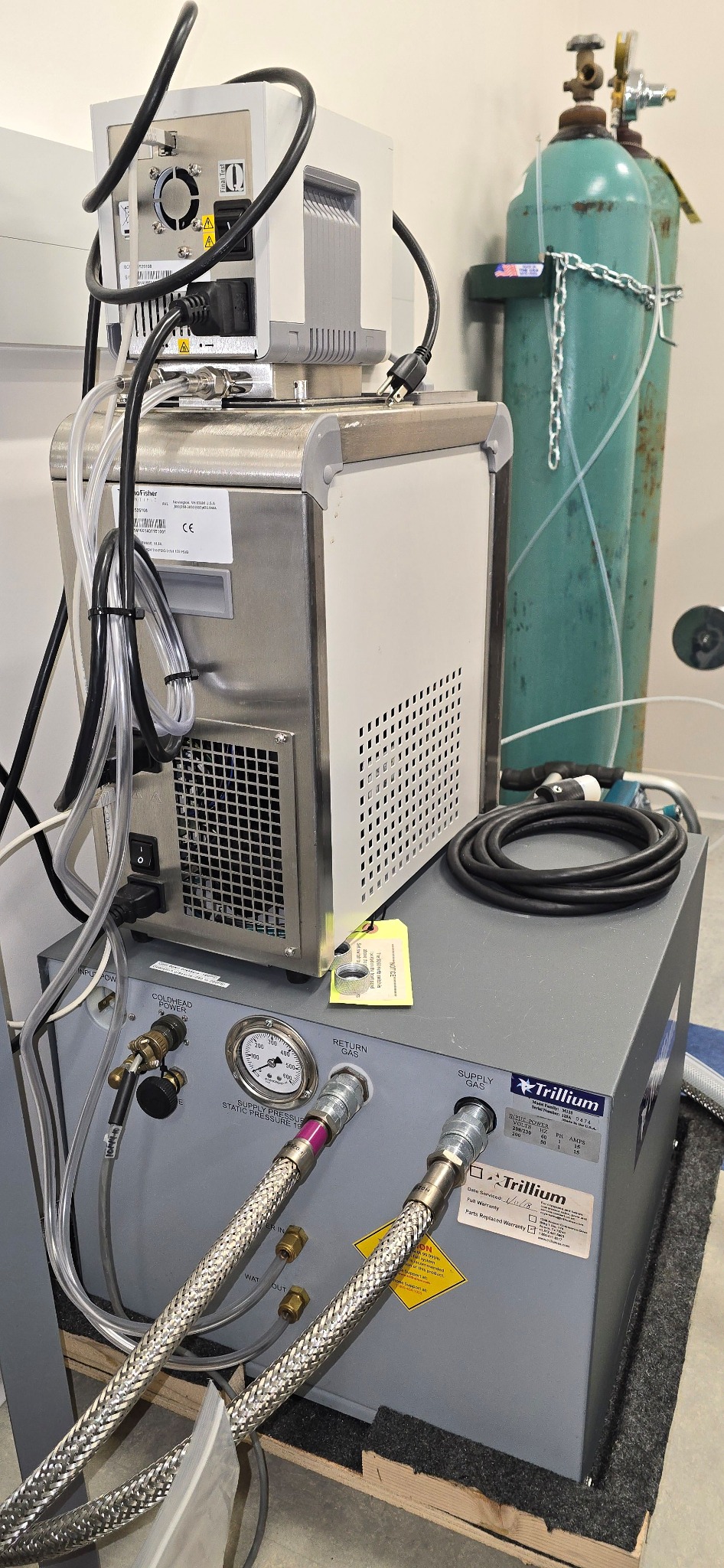 Trillium vacuum compressor and chiller system
