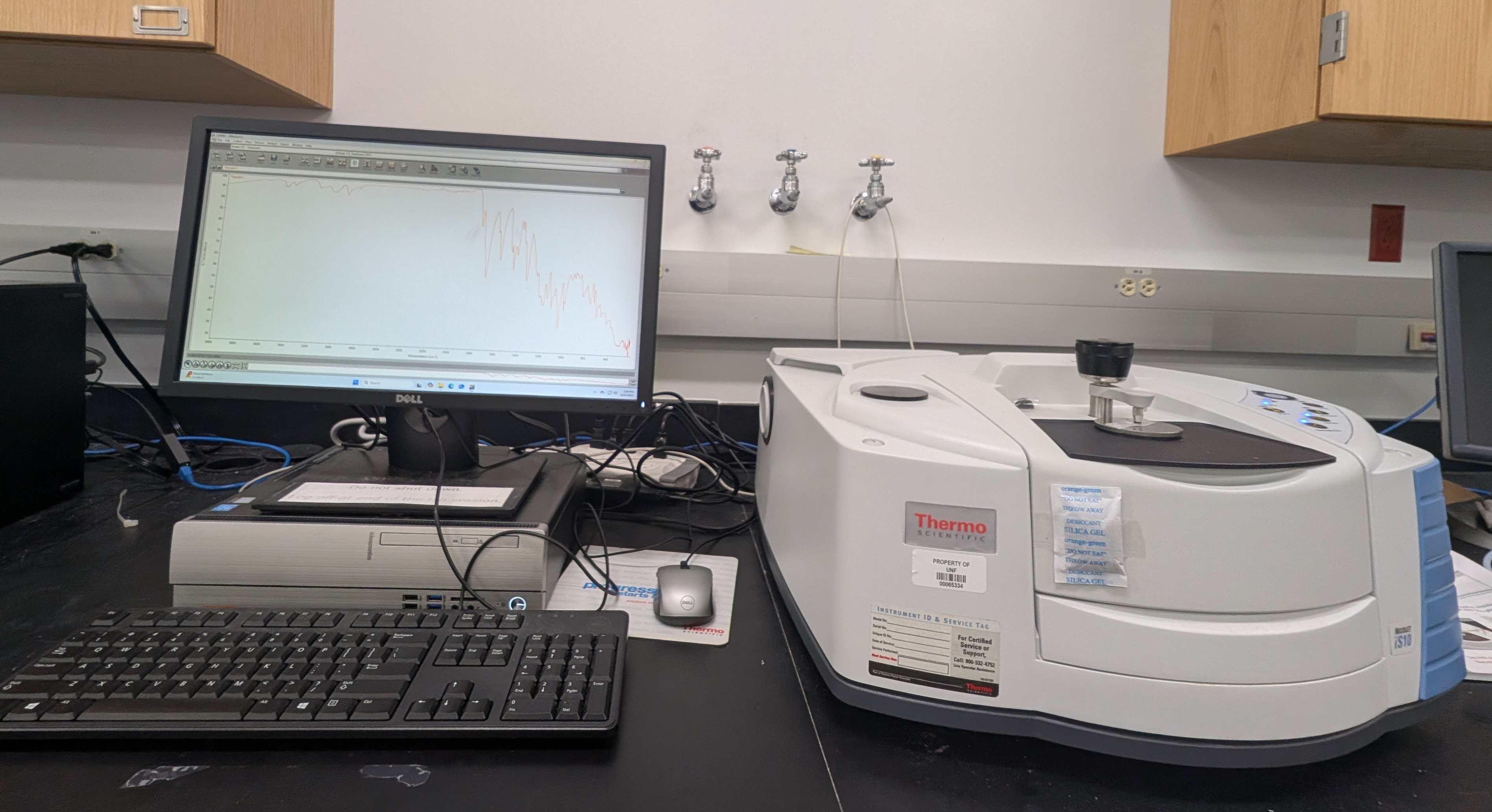 Thermo Fisher Scientific Nicolet iS10 FTIR instrument