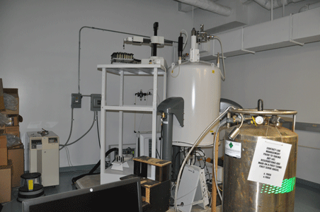 500 MHz Nuclear Magnetic Resonance Machine