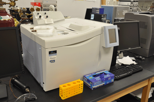 Perkin Elmer Clarus 500GC machine