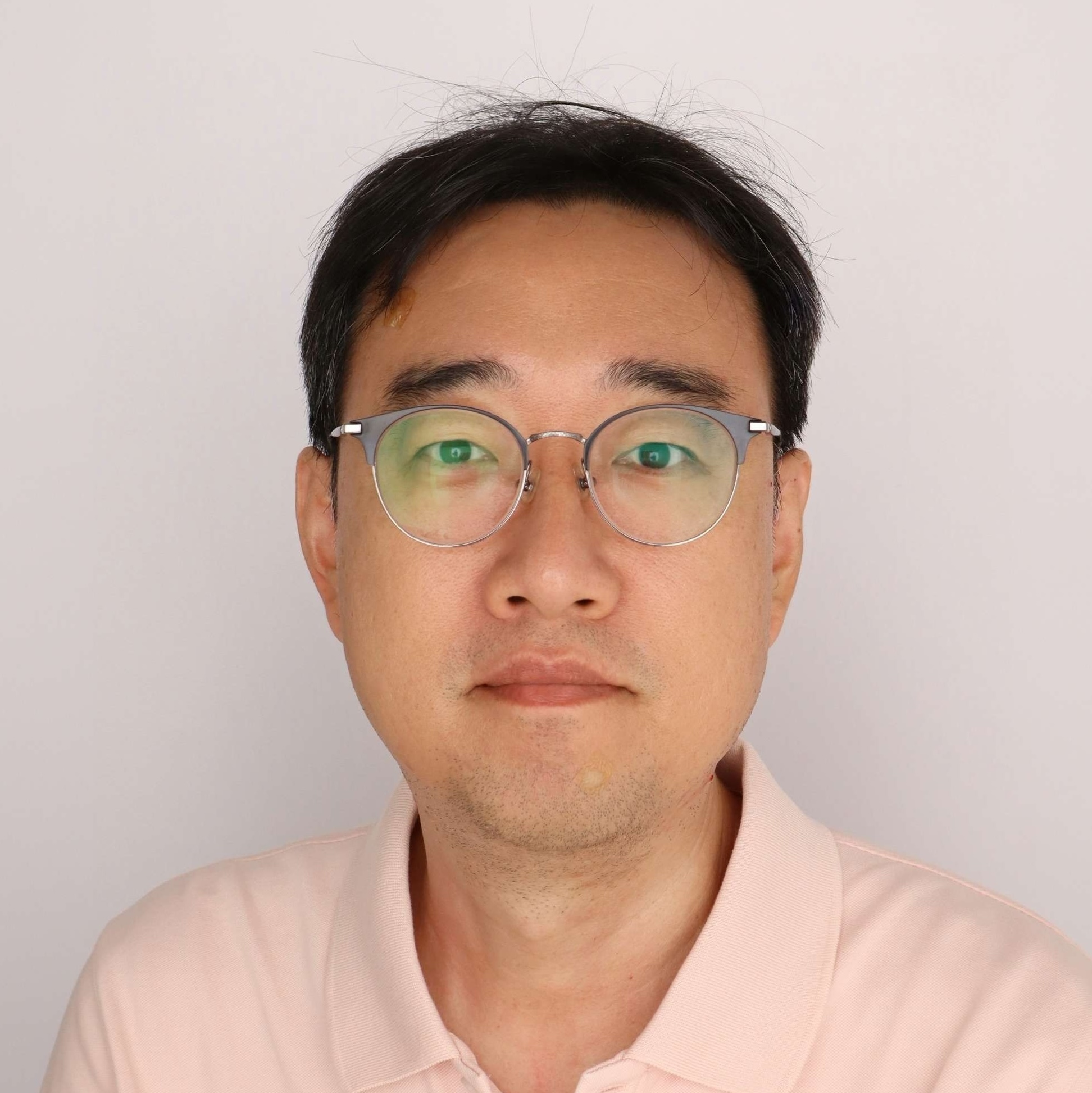 headshot image of Dr. Chunsik Lee