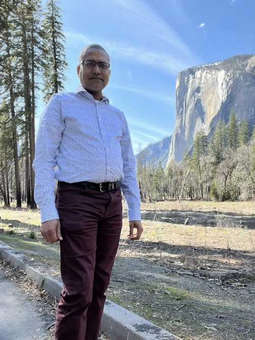 Photo of faculty John Meeks