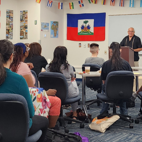 Dr. Febles presented his recently published book Desequilibrios: Ficciones para leer en bicicleta