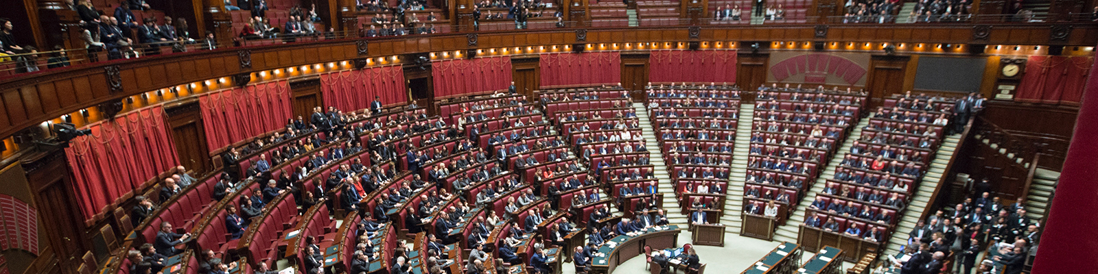 Circular room with a Government meeting being held