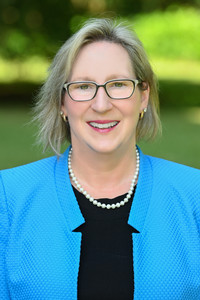 Dawn Russell Headshot 