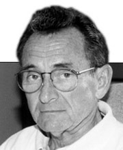 Headshot of Stephen Shapiro in Black and White