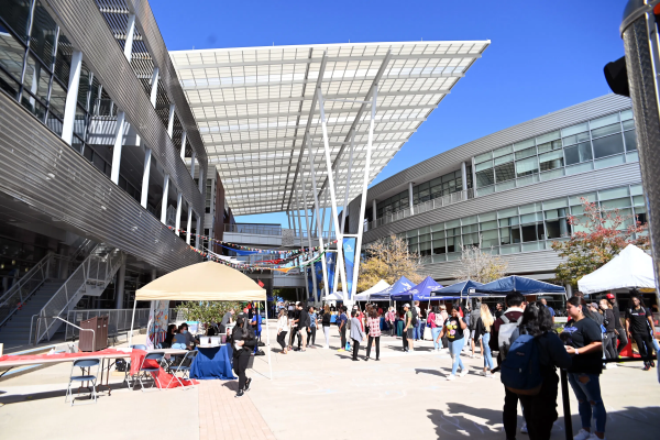 boathouse and student union at unf with students