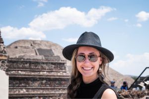 UNF student in front of pyramid