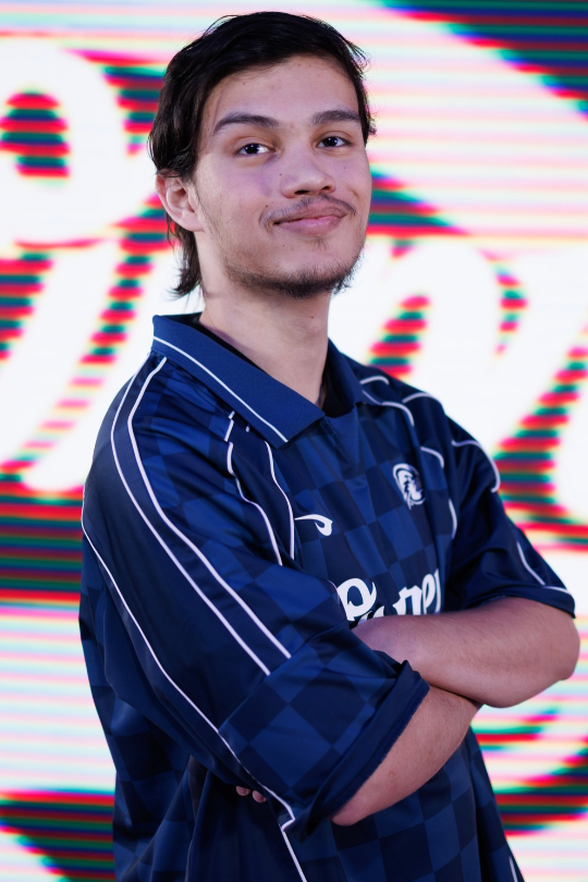 Erick Sanchez in a UNF Esports jersey for Varsity Fighting Games