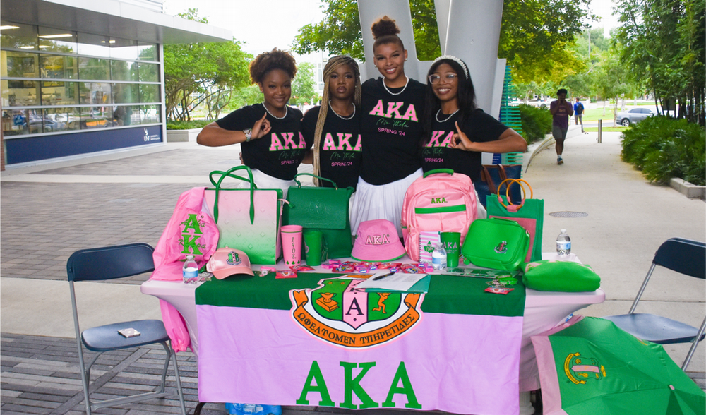 Members of Alpha Kappa Alpha Sorority, Inc. Tabling