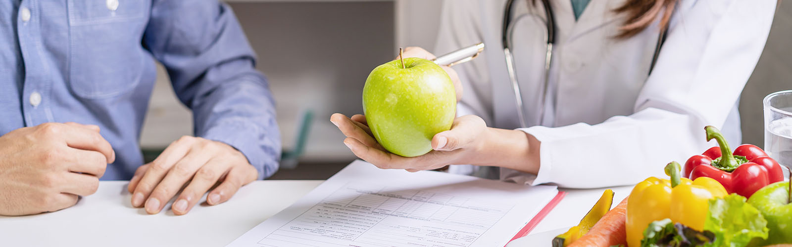 dietician working with a client