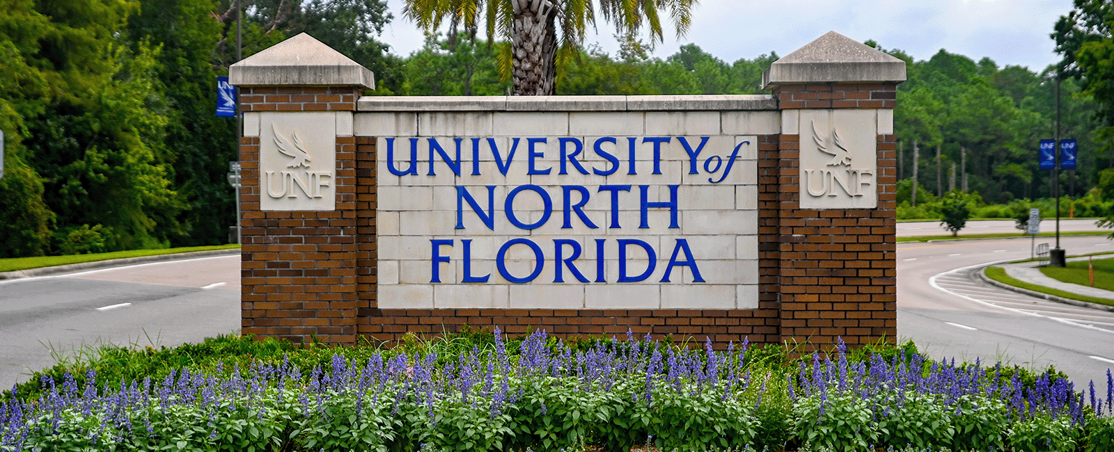 UNF entrance sign