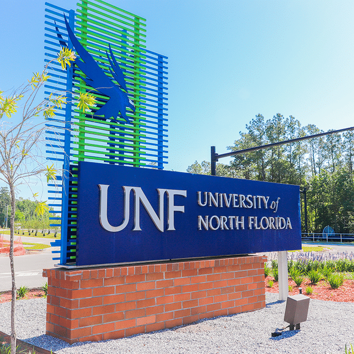 UNF kernan entrance sign on a beautiful sunny day