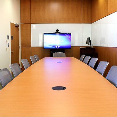 Room 2100 - long table and screen