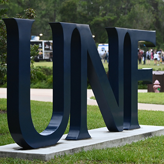 UNF sign on the lawn