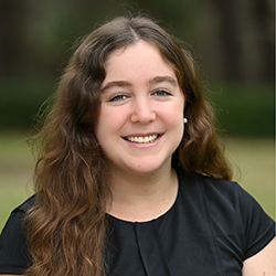 Hannah Lindenblad headshot