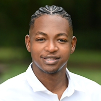 quincy carson headshot