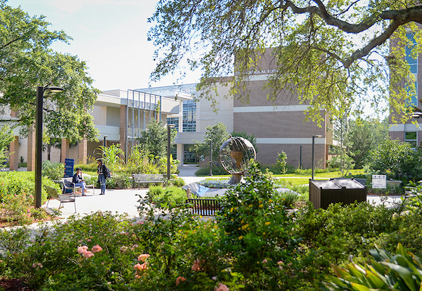 UNF campus with Biological Sciences building in the background