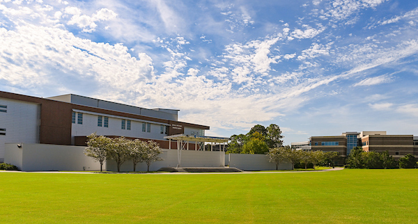 UNF J.B. Coxwell Amphitheater and lawn