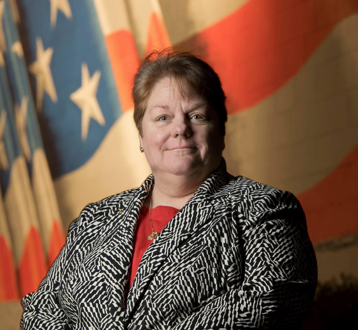 Kathy Lee Hunt Headshot Square