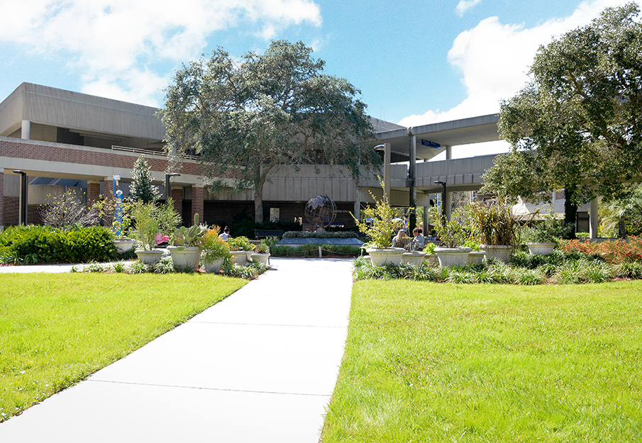Outside view of Building 8 on UNF's campus