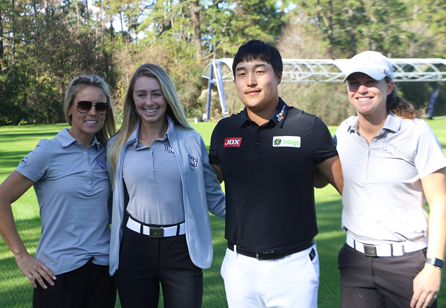 UNF students pictured with PGA TOUR player, K.H. Lee