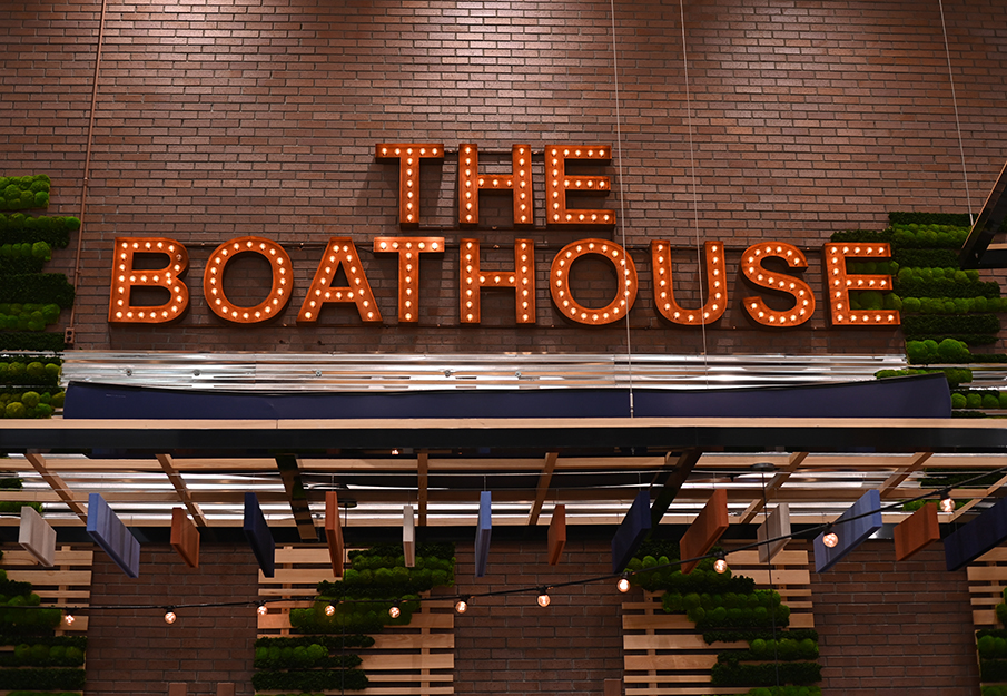 Boathouse metal letter lightbulb sign