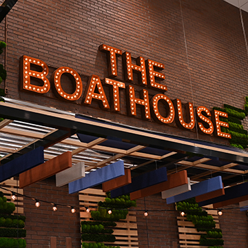 Boathouse metal letter lightbulb sign