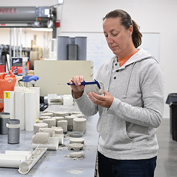 Megan Dunton in lab