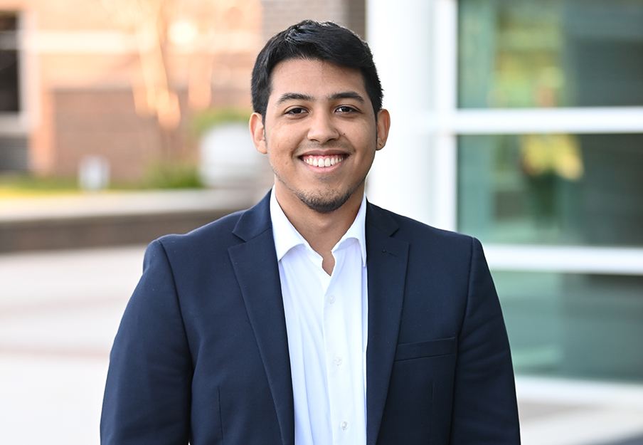 Abraham Ovalle Headshot