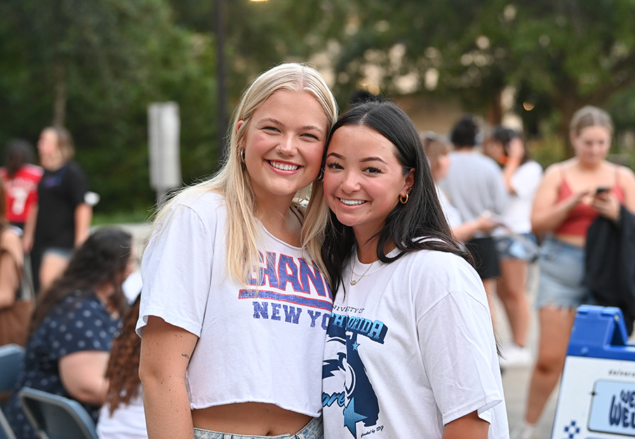 Two students at Week of Welcome