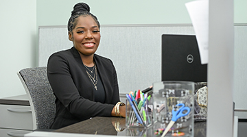 Nina Fisher headshot