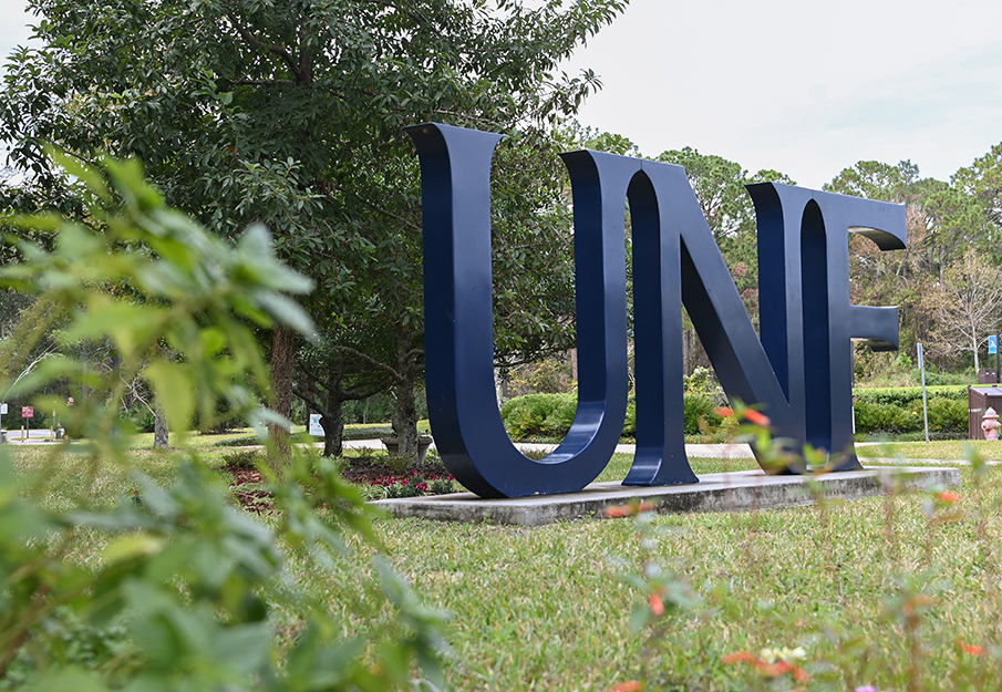 UNF sign
