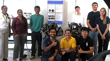 Group of UNF students posing together