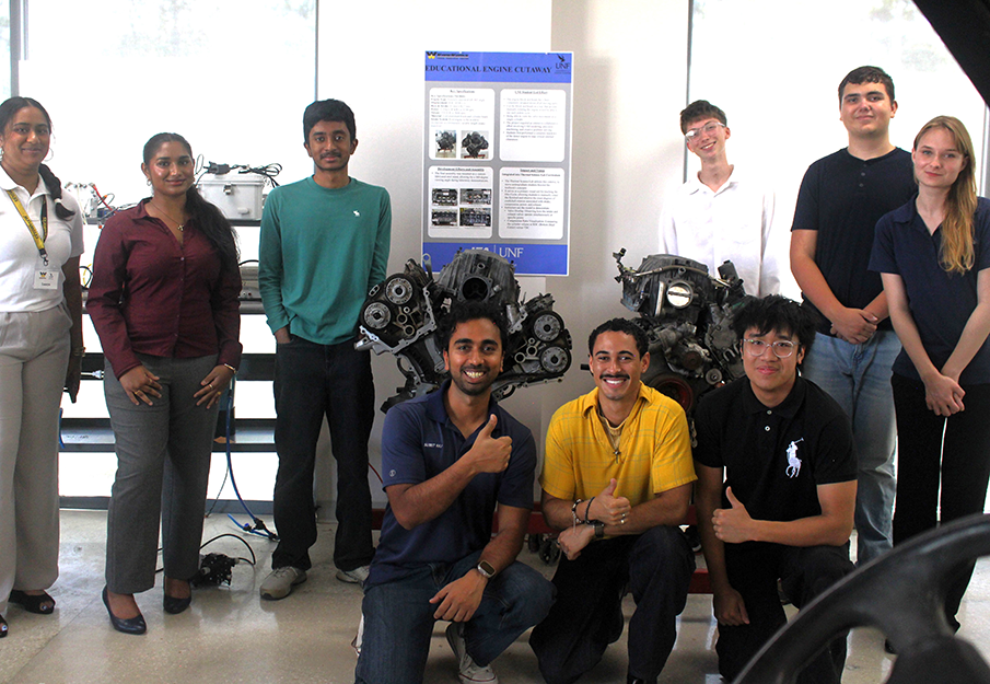 Group of UNF students posing together