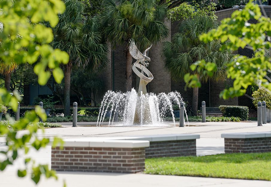 Osprey fountain outside of the UNF Arena